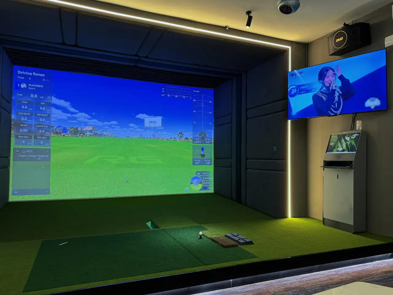 Luxury VIP room at Diamond Golf Zon with golf simulator and karaoke entertainment system